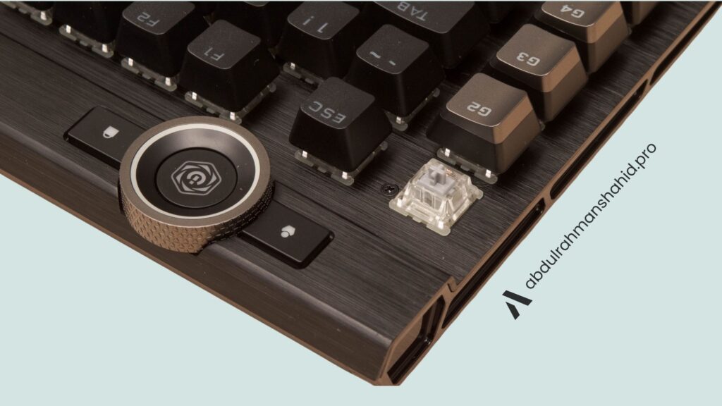 Testing Build Quality of Corsair K100 RGB Keyboard